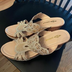 Jolimall gold-accented wedge sandals, size 10